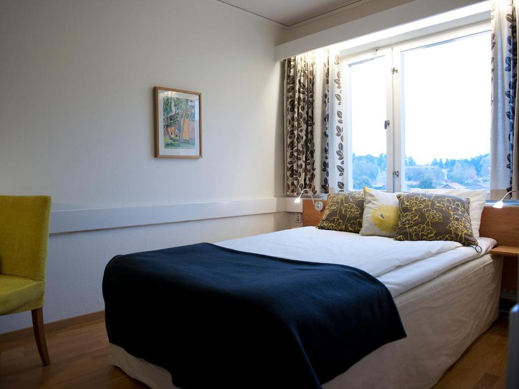 סיגטונה Stora Brannbo Konferens & Hotell חדר תמונה